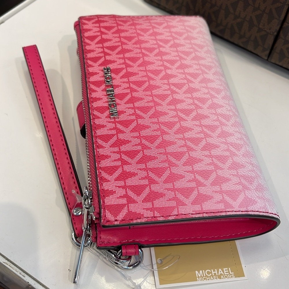 MICHAEL KORS
Jet Set Large Logo Signature Double-Zip Wristlet-Wallet-Phone - Picture 6 of 16